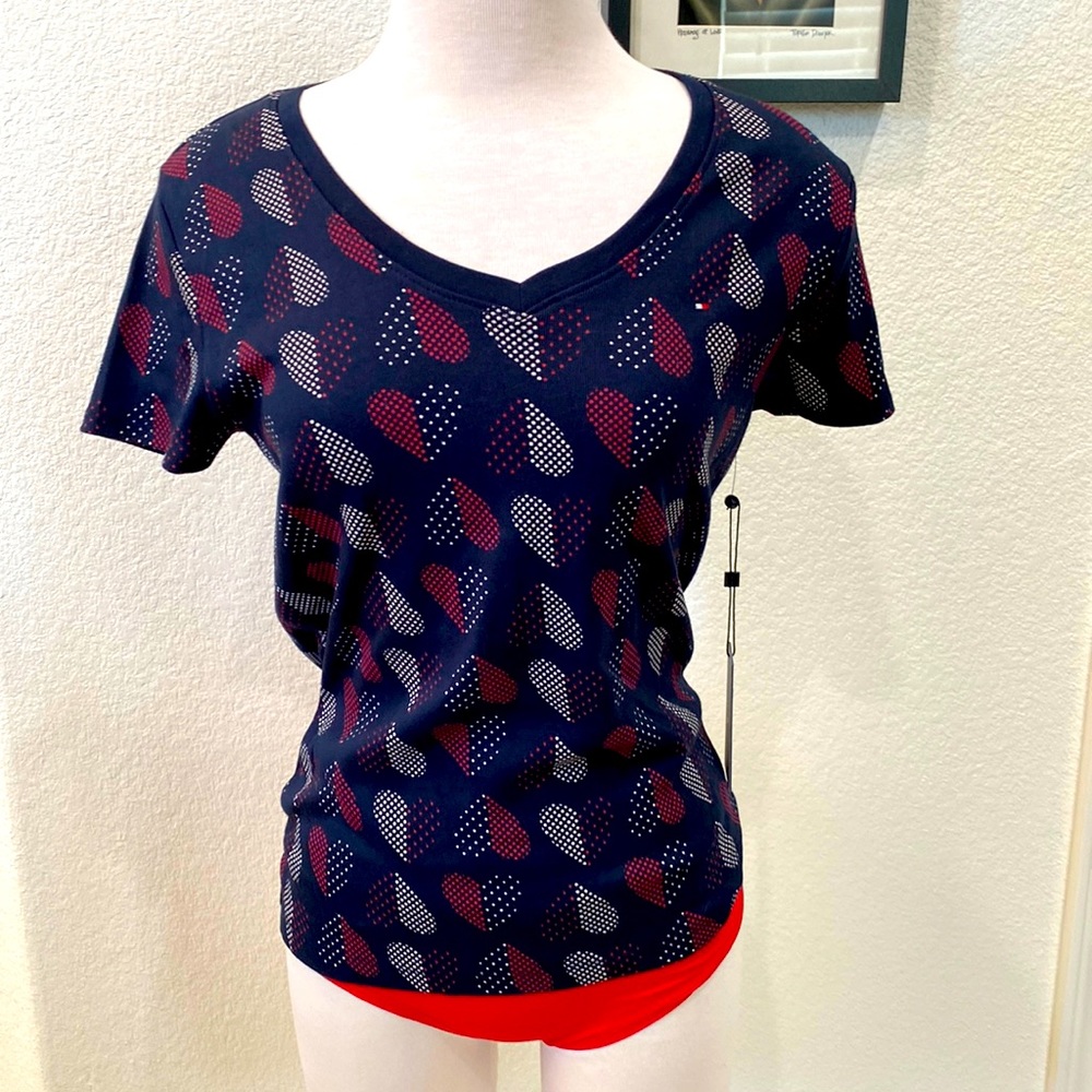 ❤️🤍💙NWT  Tommy Hilfiger V-neck